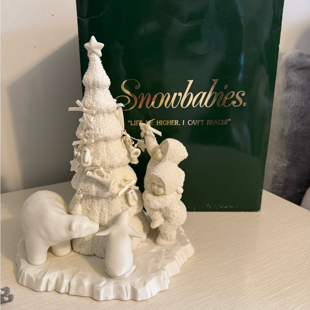 White Holiday Figurine Set
